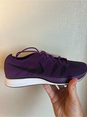 Mens nike Flyknit trainer (AH8396 200) no box size 10